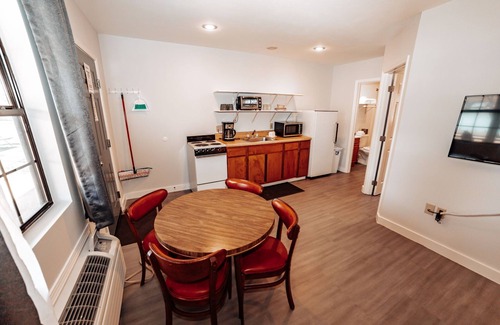 Spring City Hotel | Lodge One Bedroom Apartment A