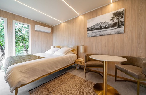 Saint-Marc-Jaumegarde Cottage | Lodge & spa Tour de Keyrié - Le Chant des Pins Aix en Provence