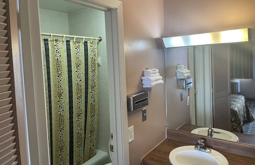 New Baltimore Hotel | LodgeKeeper