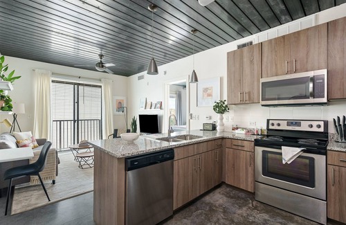 Midtown Apartment | Lodgeur | Cool designer 1BR loft | Midtown