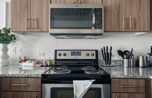 Midtown Apartment | Lodgeur | Cool designer 1BR loft | Midtown