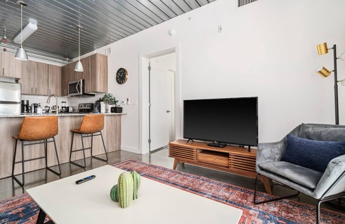 Midtown Apartment | Lodgeur | Fabulous & modern 1BR loft | Midtown