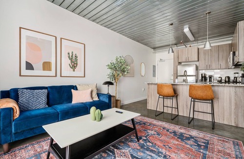 Midtown Apartment | Lodgeur | Fabulous & modern 1BR loft | Midtown
