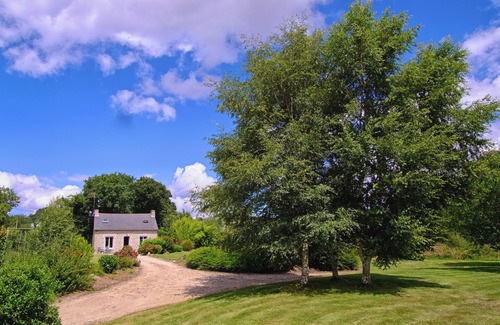Plounevez-Quintin Cottage | Lodging independent calm in playground garden near Lake Guerledan