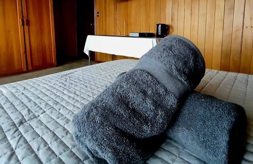 Castro Cabin | Lodging Tehuaco, Habitación mañío