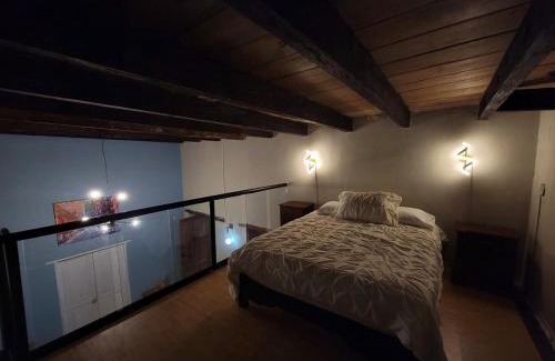 De Mexicanos Apartment | loft 2 blocks from the cathedral