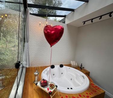 Carniel House | Loft com Hidromassagem e Piscina Privativa