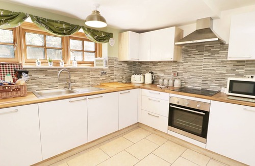 Bedale Cottage | LOFT COTTAGE, pet friendly, luxury holiday cottage in Crakehall