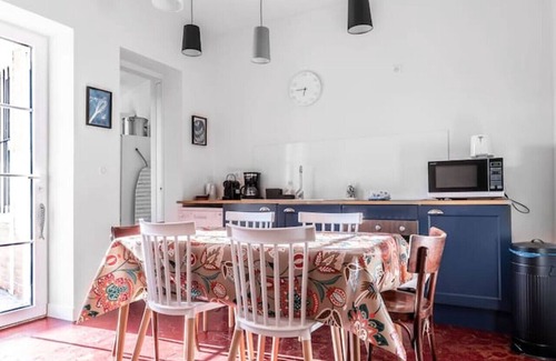 Gannat Apartment | Loft design au centre-ville avec jardin et parking