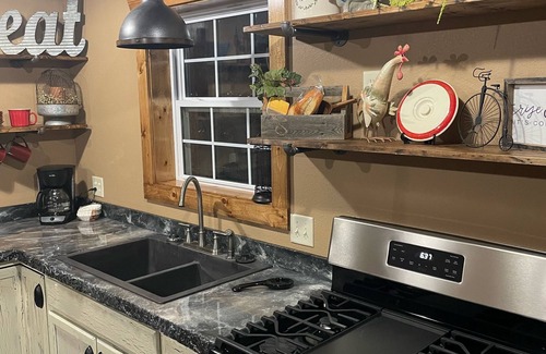 Elk Creek Cabin | Loft in The Pines pet Friendly