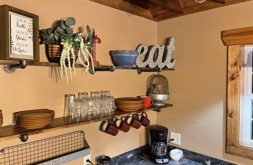 Elk Creek Cabin | Loft in The Pines pet Friendly