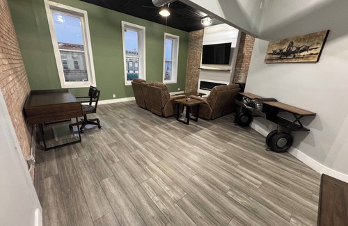 Litchfield Apartment | Loft Living - Small Town Charm n3-bedroom loft in beautiful Downtown Litchfield