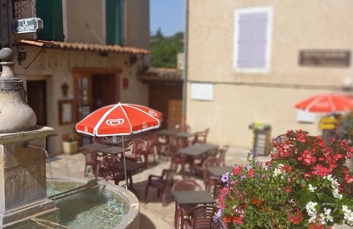 Saint-Martin-de-Bromes Apartment | Loft Refait à Neuf Dans une Ancienne Maison de Village