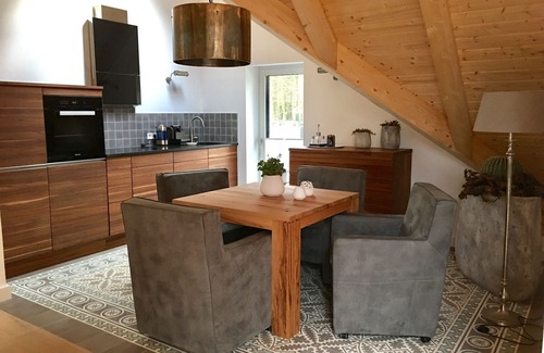 Neu Poserin House | Loft right on the lake !