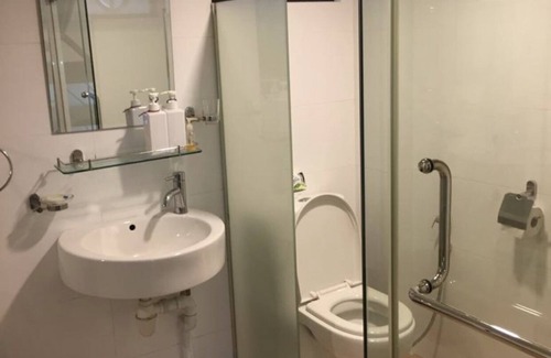 Newton Apartment | Loft studio at Orchard rd