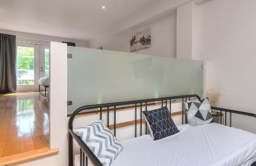 Plateau Mont Royal Apartment | Loft The White Pearl Plateau-Mont-Royal 3 Beds