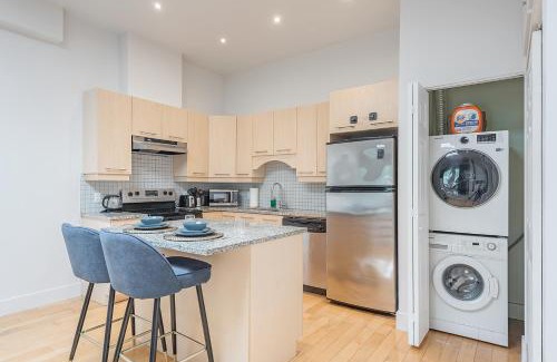 Plateau Mont Royal Apartment | Loft The White Pearl Plateau-Mont-Royal 3 Beds