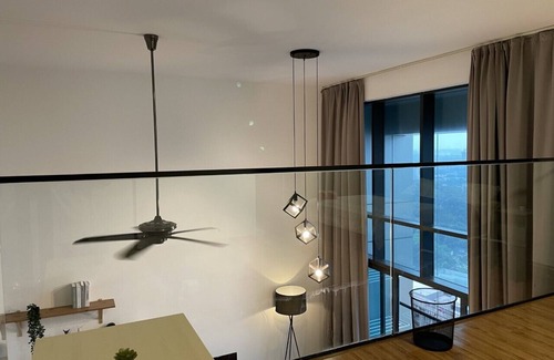 Sungai Penchala Apartment | 【Loft with Slow Rock Music】City View . Netflix