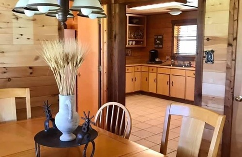 Valley Mills Cabin | Log Cabin Escape at D~Oasis Ranch