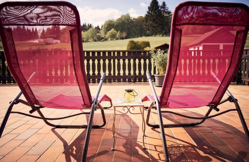 Vesser Apartment | Log cabin flair in the middle of mountain meadows and forest, huge terrace and garden
