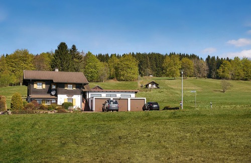 Vesser Apartment | Log cabin flair in the middle of mountain meadows and forest, huge terrace and garden