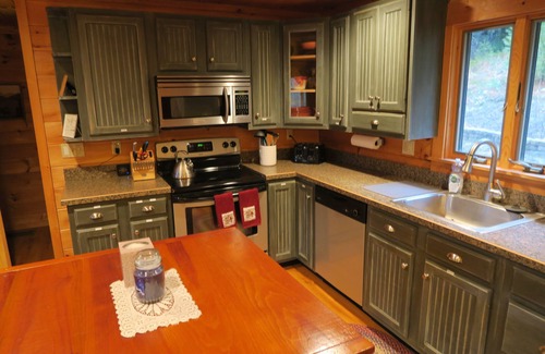 Thornton Cabin | log cabin in the White Mtns. near skiing & attractions Sleeps 8-10