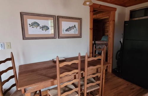 Greenbrier River Cabin | Log Cabin located on the Greenbrier River in Hinton WV