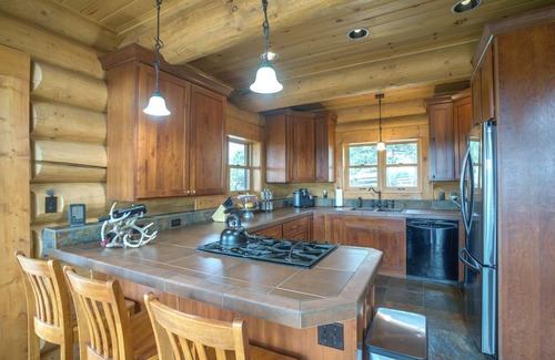 Florissant Cabin | Log Cabin on Private 45-Acre Ranch in Florissant!