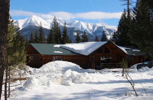 Condon Cabin | Log Cabin with Stunning Mountain Views near Swan River and Holland Lake.