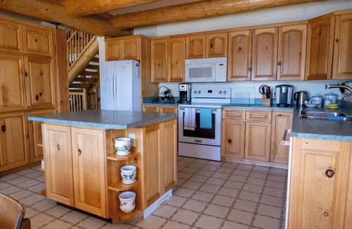 Deka Lake House | Log Home Retreat on Beautiful Sulphurous Lakefront