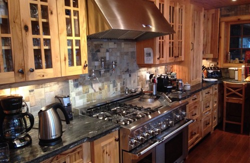 Seguin Cottage | Log Home, Sauna, Sand Beach, Boats, All Day Sun