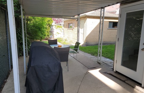 Logan Square House | Logan Square 2Bed/1Bath Fully Furnished W/D Wi- Fi, Direct TV by Blueline Train