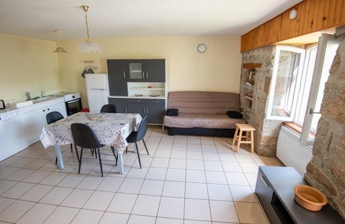 Grandvals House | Logement Ancien Presbytère de Grandvals