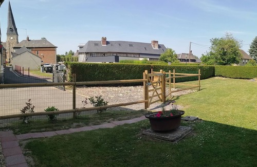 Moyaux Apartment | Logement Avec Jardin Privatif au RDC D'une Maison à 5 Minutes de Cerza