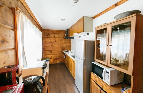 Tsuru Cabin | Loghouse Seseragi