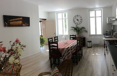 Saint-Emilion House | Logis de Villemaurine Gîte Stone house* in the heart of St Emilion 2 to 8 pers.