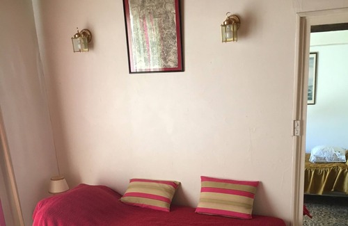 Paizay-Naudouin-Embourie House | Logis in the enclosure of the castle - Original accommodation sleeps 5