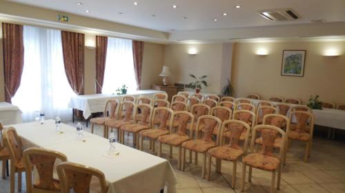 Pont-de-Salars Hotel | Logis Hotel Restaurant des Voyageurs
