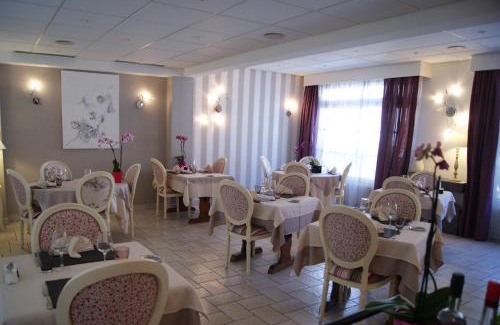 Tarnac Hotel | Logis Hotel Restaurant des Voyageurs