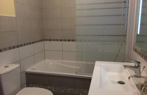 Chamouilley Hotel | LOGIS Hotel Restaurant Auberge Du Cheval Blanc