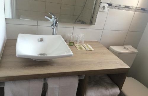 Chamouilley Hotel | LOGIS Hotel Restaurant Auberge Du Cheval Blanc