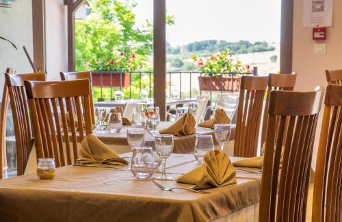 Salvagnac Hotel | Logis Hotels - Le relais des deux vallées - Hôtel et restaurant