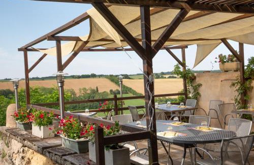 Salvagnac Hotel | Logis Hotels - Le relais des deux vallées - Hôtel et restaurant
