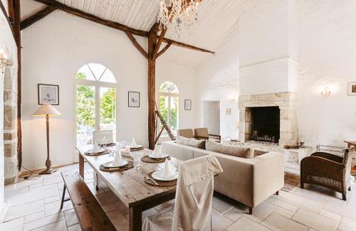 Saint-Laurent-de-la-Salle House | Logis La Tour - Gîte Orangerie