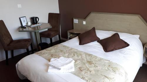 Volvic Hotel | Logis La Rose Des Vents