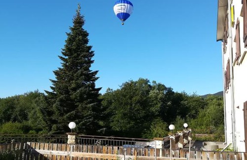 Volvic Hotel | Logis La Rose Des Vents