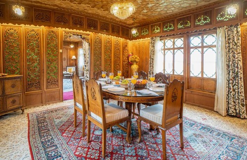 Nagin Bagh Boat Rental | LohonoStays Harmukh Houseboat