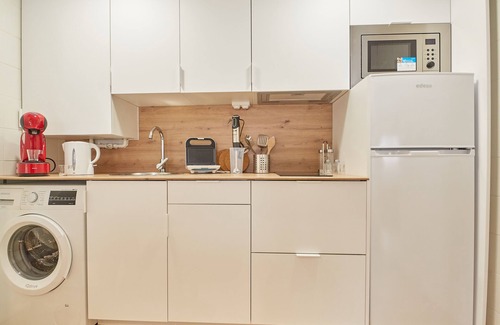 Zaragoza Centro Apartment | Loira Bretón: Charming Apartment in the University