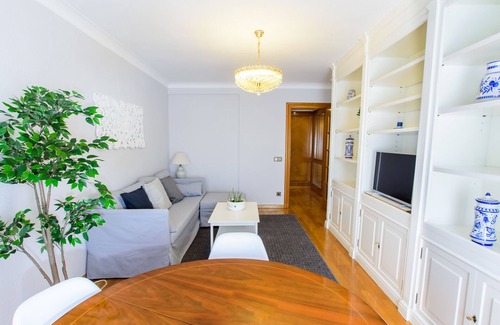 Zaragoza Centro Apartment | LOIRA CÁNOVAS: Warmth and Spacious near the Uni
