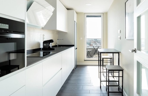 La Almozara Apartment | LOIRA TORRE 1: Panoramic Luxury in Zaragoza